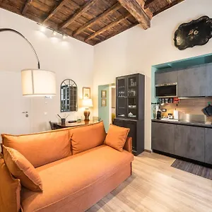 https://sciampagne.it-romehotels.com