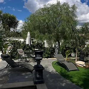 https://villa-con-jacuzzi.it-romehotels.com